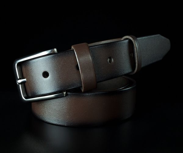 Чоловічий шкіряний ремінь Kremen коричневий з чорними краями 3,5 см (класична пряжка)