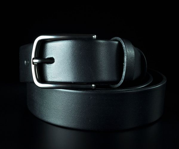 Чоловічий шкіряний ремінь преміум Kremen чорний гладкий 3,5 см (класична пряжка)