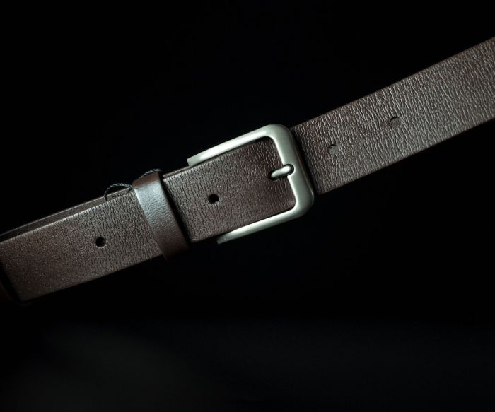 Чоловічий шкіряний ремінь Kremen коричневий структурний 3,5 см — 119 см (класична пряжка)