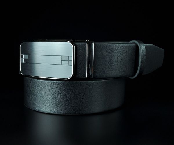 Чоловічий шкіряний ремінь Kremen чорний гладкий 3,7 см — 125 см (пряжка автомат)