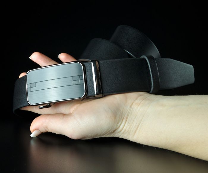 Чоловічий шкіряний ремінь Kremen чорний гладкий 3,7 см — 125 см (пряжка автомат)