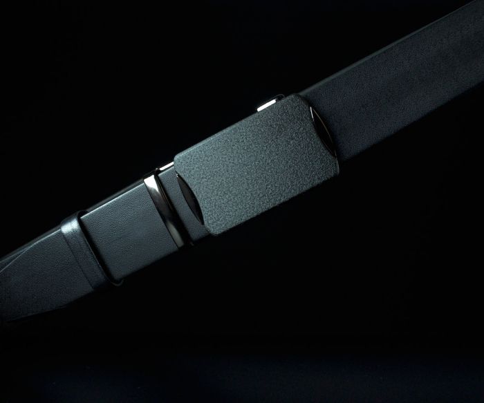 Чоловічий шкіряний ремінь Kremen чорний гладкий 3,7 см — 120 см (пряжка автомат)