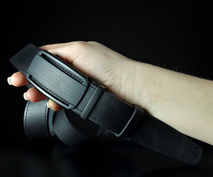 Чоловічий шкіряний ремінь SFIP чорний автомат, пряжка з вирізами (3,5 см)