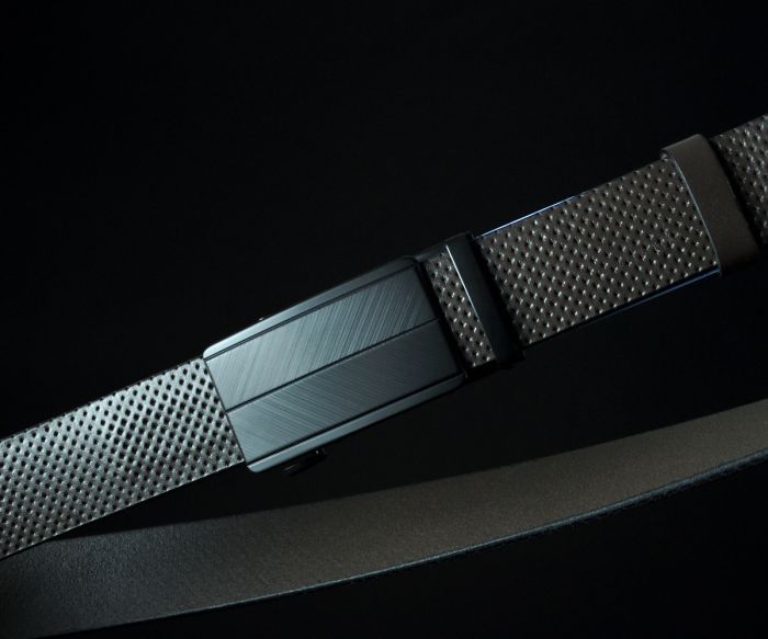 Чоловічий шкіряний ремінь SFIP автомат коричневий, тиснення шахівниця (134 см)