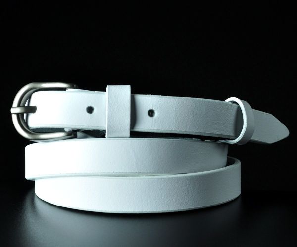 Жіночий шкіряний ремінь Sfip білого кольору, гладкий (1,5 см)