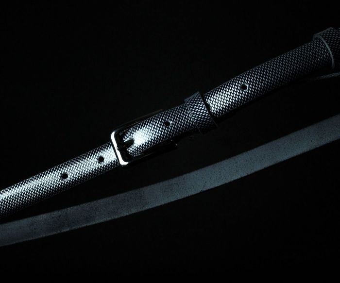 Жіночий шкіряний ремінь Sfip "під рептилію", чорно-сірий (1,5 см)