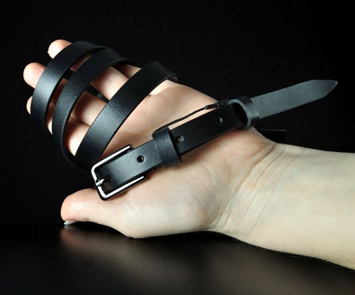 Класичний вузький шкіряний ремінь Sfip, чорний гладкий (1,5 см)