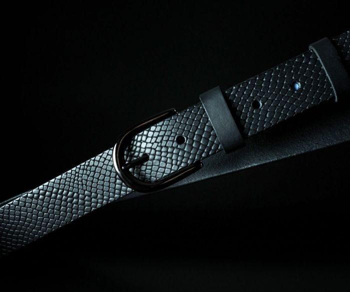 Жіночий шкіряний ремінь Sfip "під рептилію", чорний (3,5 см)