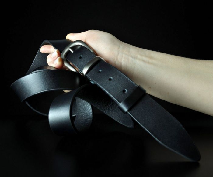 Жіночий шкіряний ремінь Sfip чорного кольору, гладкий (3 см)