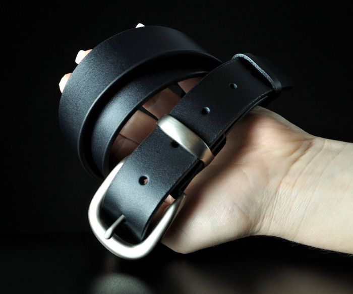 Жіночий шкіряний ремінь Sfip чорного кольору, гладкий (3 см)