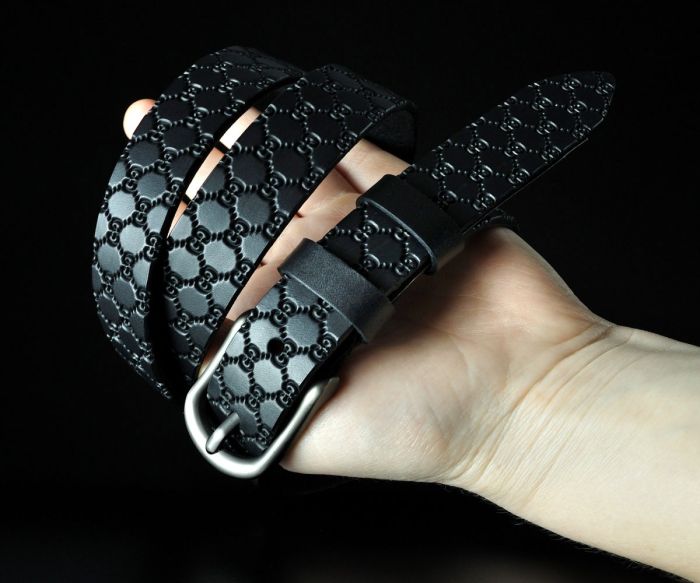 Жіночий шкіряний ремінь Sfip з характерним тисненням, чорний (2,5 см)