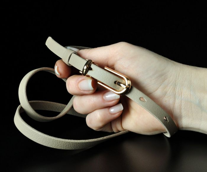 Жіночий вузький шкіряний ремінь Kremen бежевий, турецька шкіра (1 см)