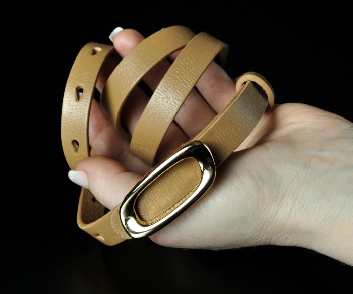 Жіночий шкіряний ремінь Kremen карамельний, витончена пряжка-гвоздик (1,5 см)